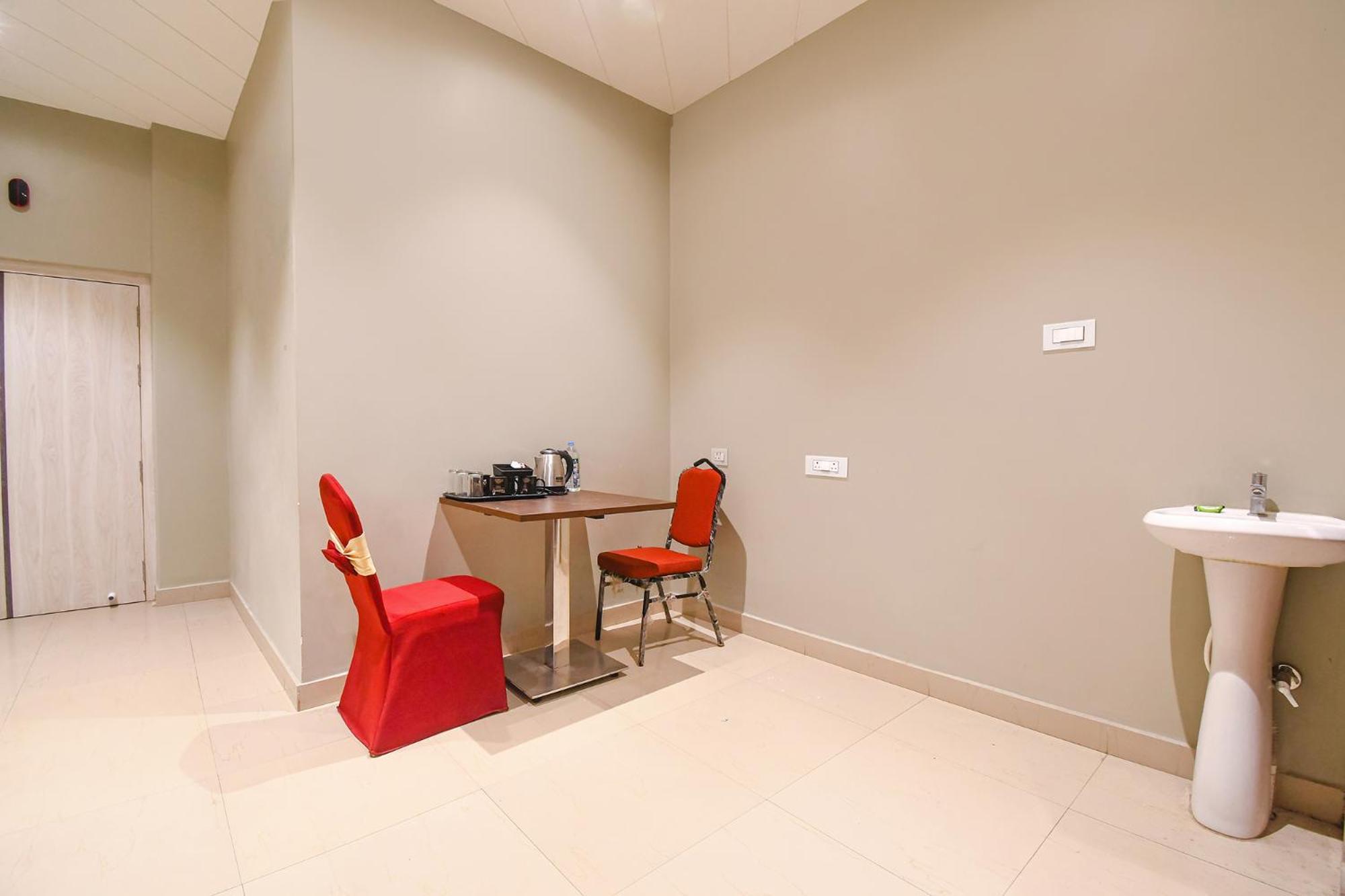 Fabhotel Kitchen Q Inn - Belaghata Калькутта Экстерьер фото
